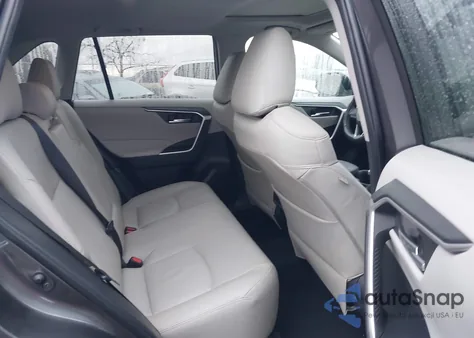 2023 Toyota Rav4 Xle z USA, uszkodzony, nr VIN 2T3W1RFV2PC223887